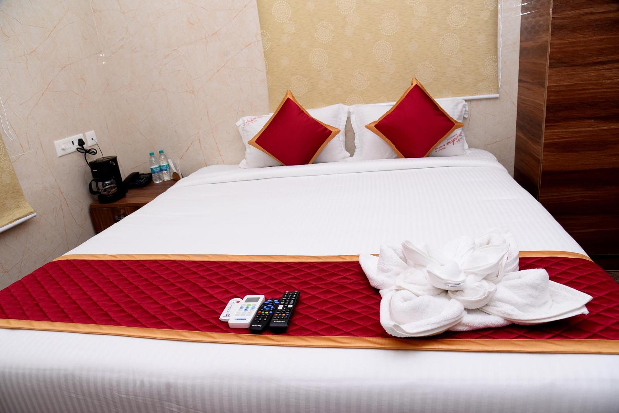 Sri Vishnu Residency Hotel Sriperumbudur Exterior photo