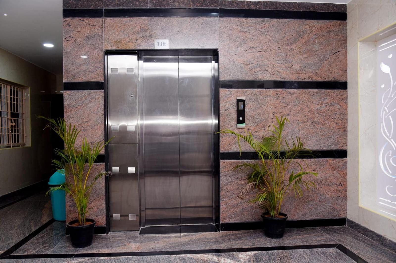 Sri Vishnu Residency Hotel Sriperumbudur Exterior photo